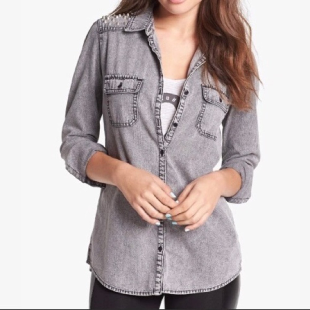 BP. Gray Chambray Shirt with Studs Size L